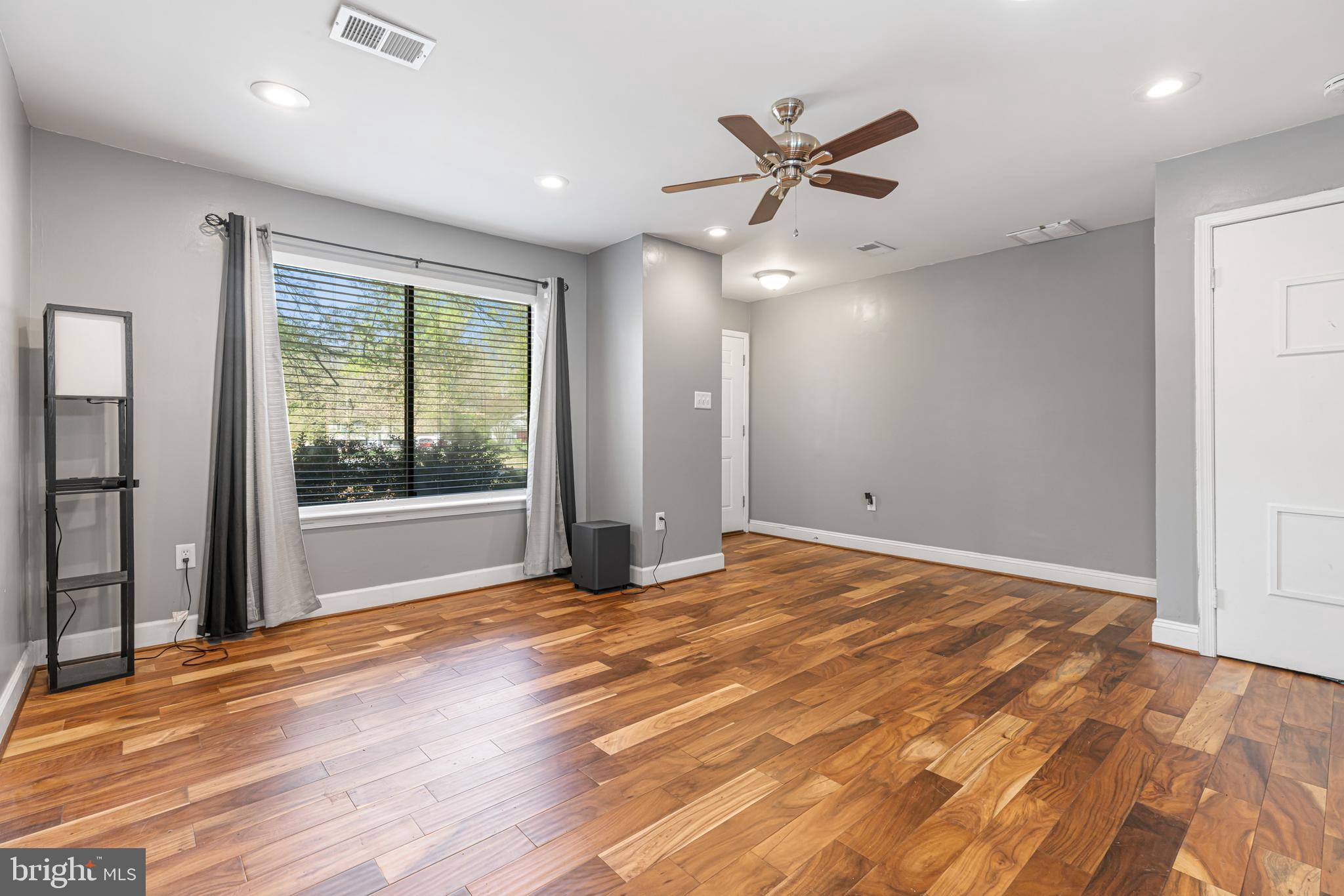 HUNTINGTON - Residential Lease