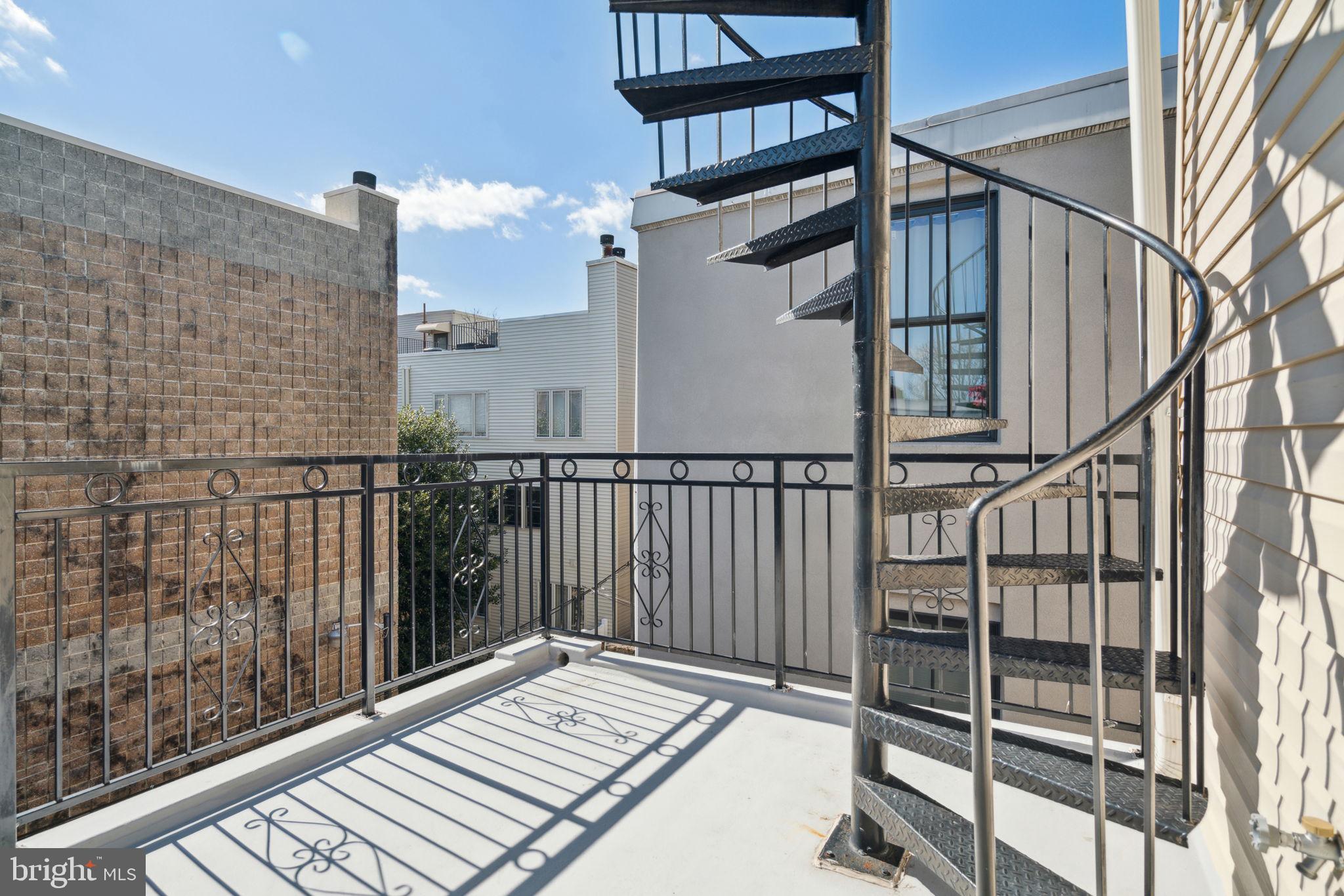 BELLA VISTA - Residential