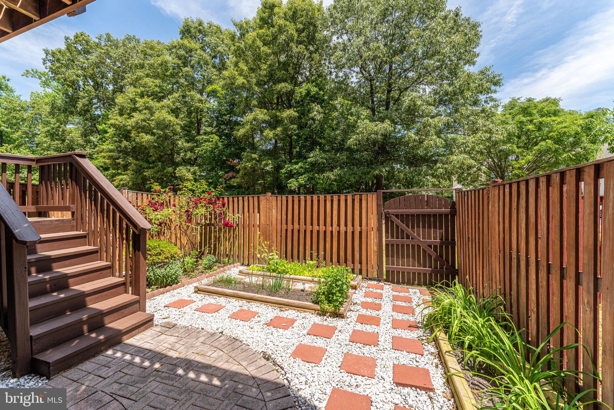 SUMMERS RUN - Residential