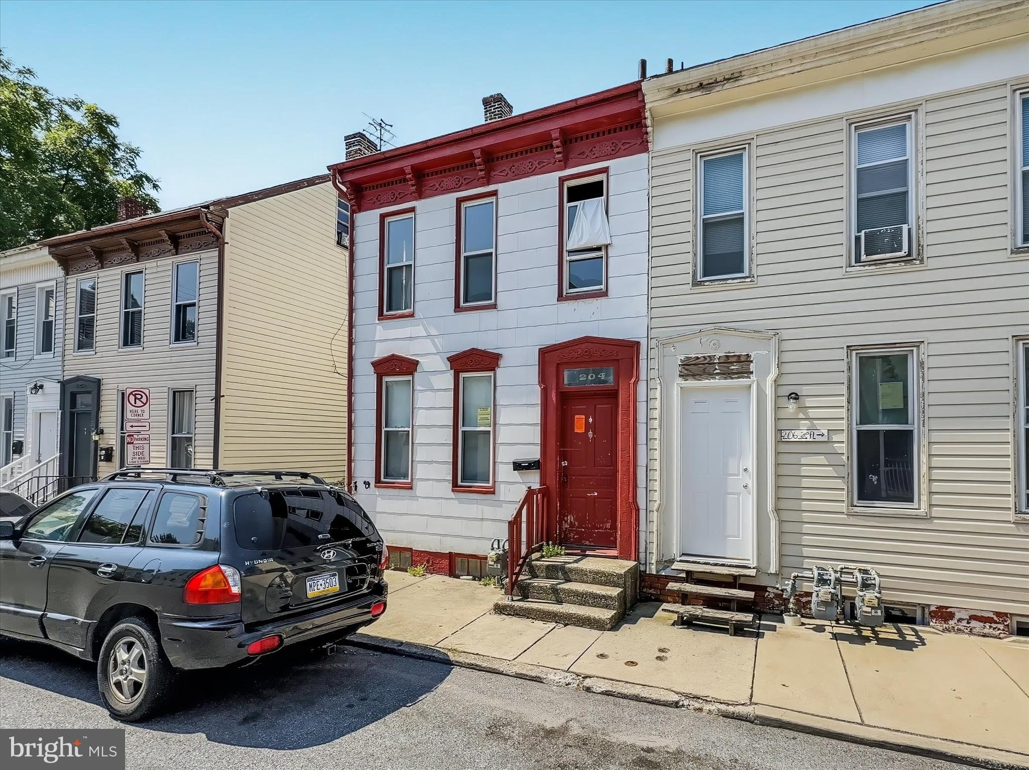 Schedule your appointment today to view this great property that is in need of some TLC. Seller is motivated, bring ALL offers!!!