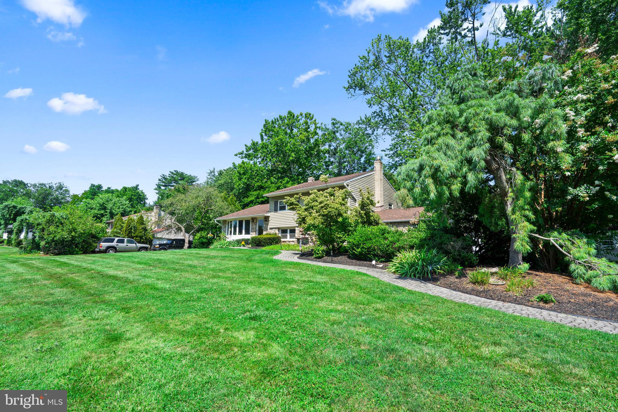 708 OAK TERRACE DRIVE