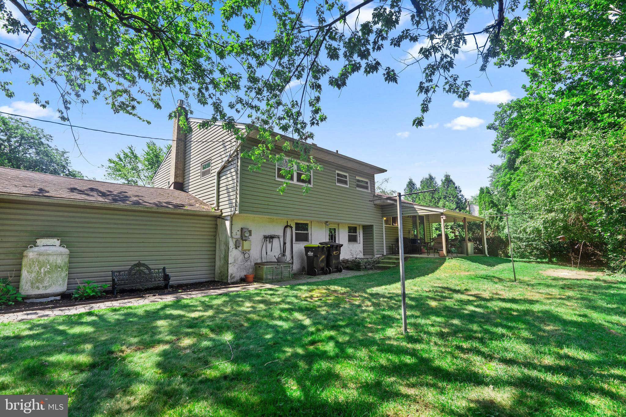 708 OAK TERRACE DRIVE