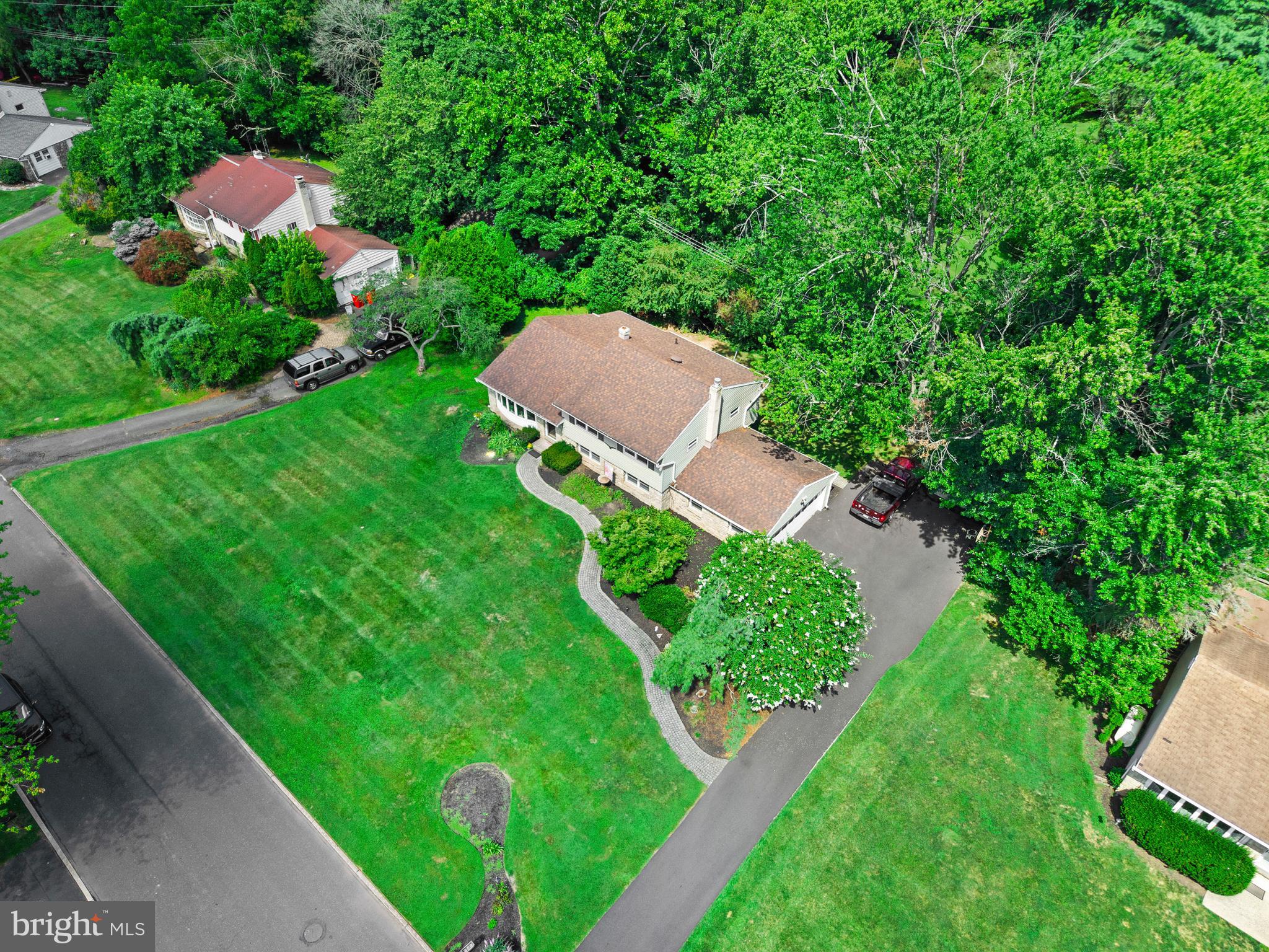 708 OAK TERRACE DRIVE