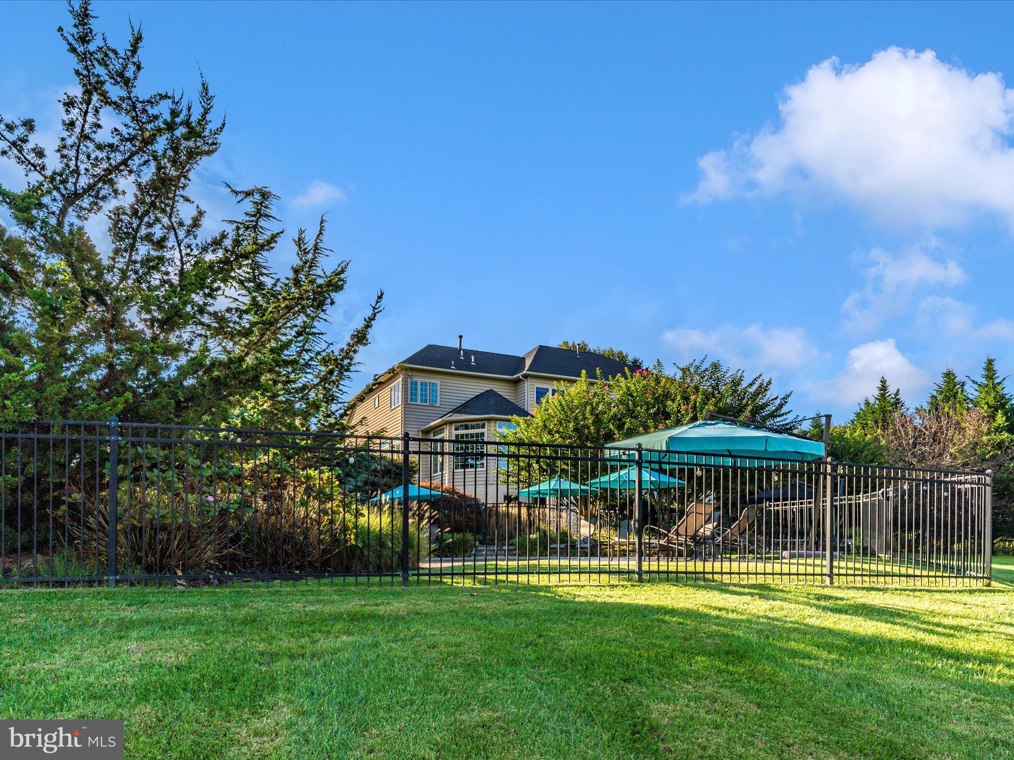 LAYTONSVILLE OUTSIDE - Residential