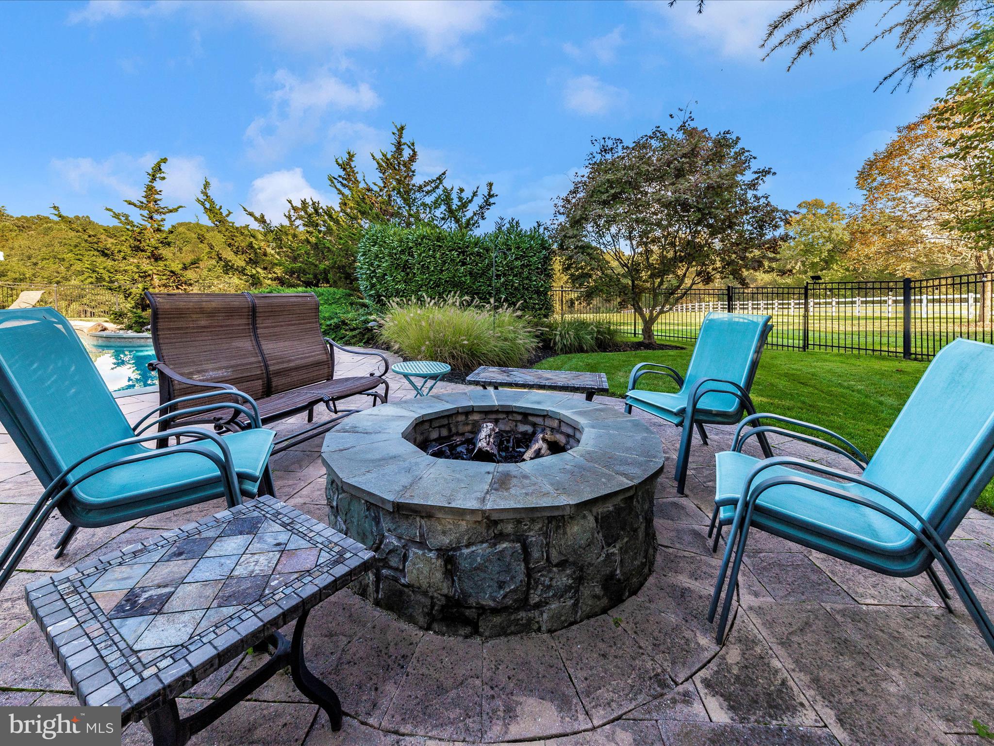 LAYTONSVILLE OUTSIDE - Residential