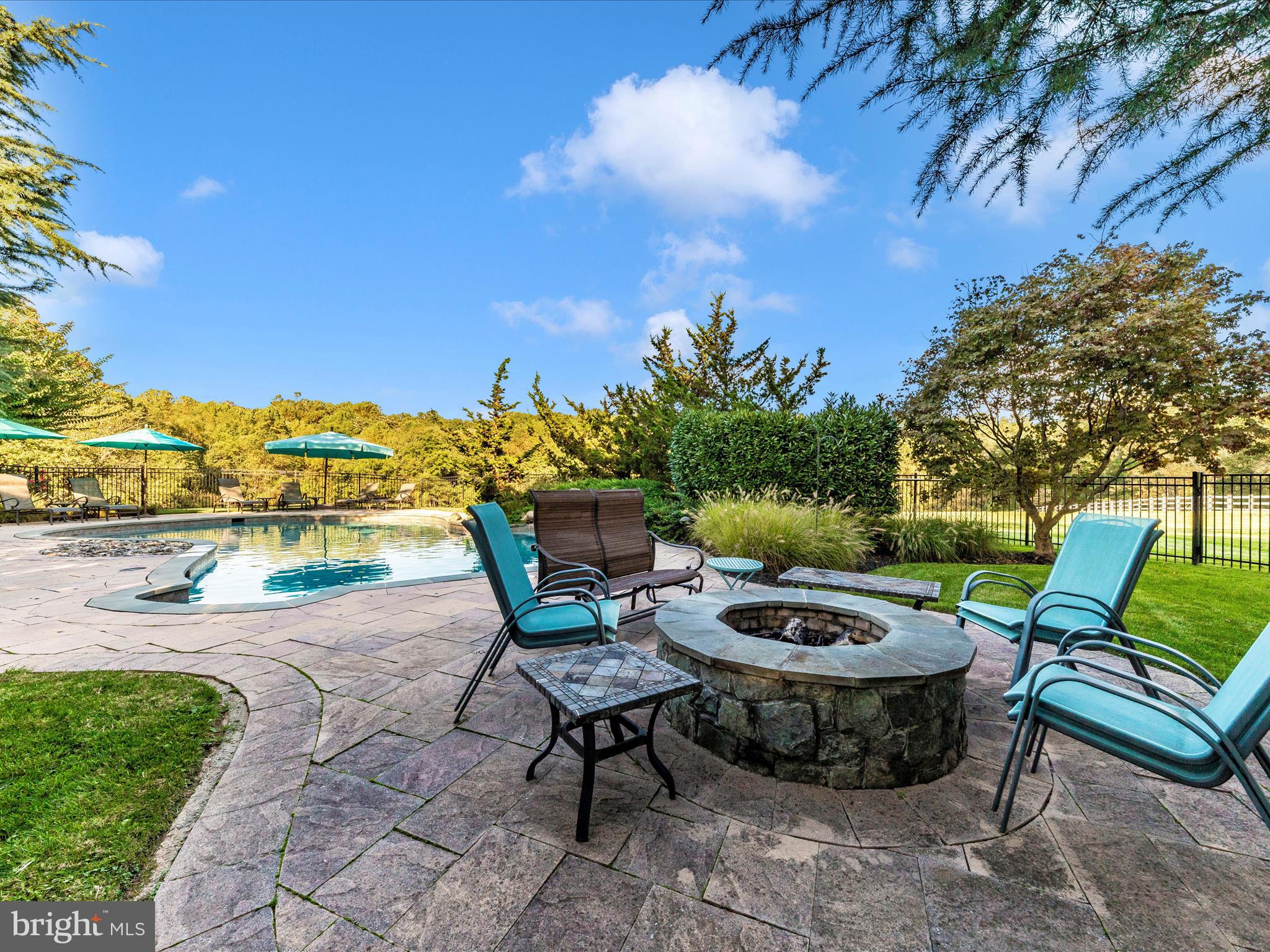 LAYTONSVILLE OUTSIDE - Residential