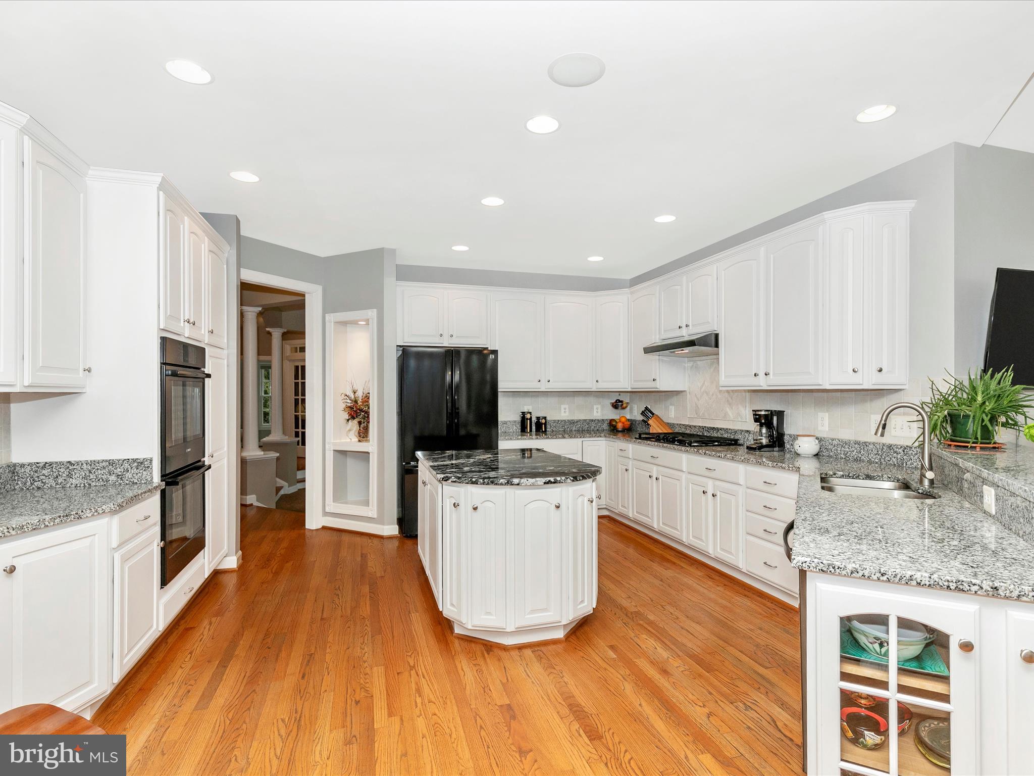 LAYTONSVILLE OUTSIDE - Residential