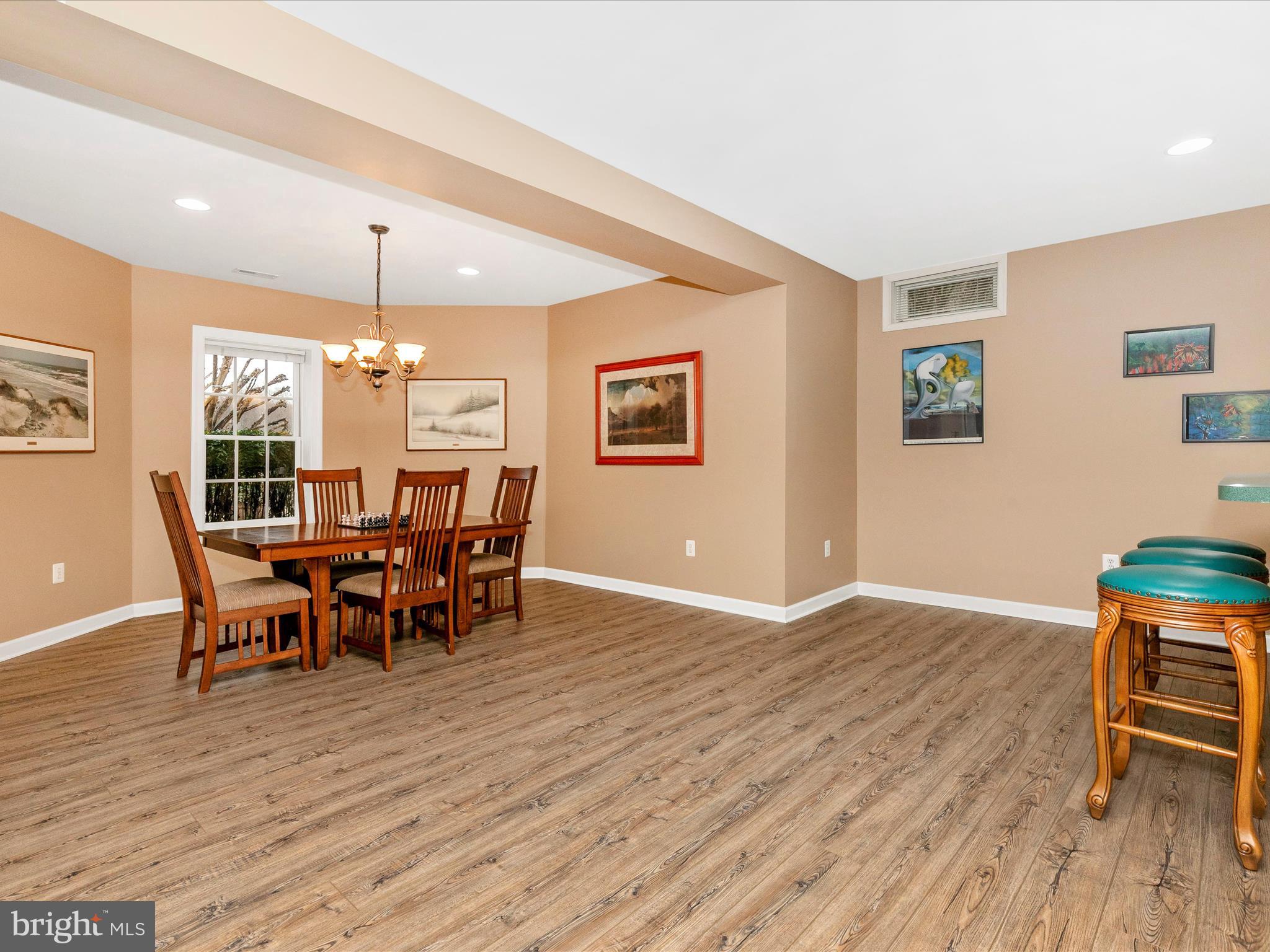 LAYTONSVILLE OUTSIDE - Residential