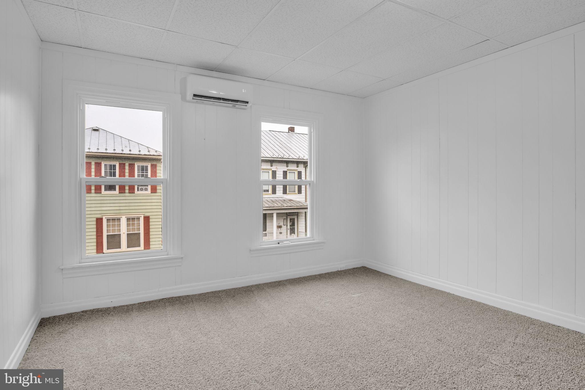 NEWPORT - Residential