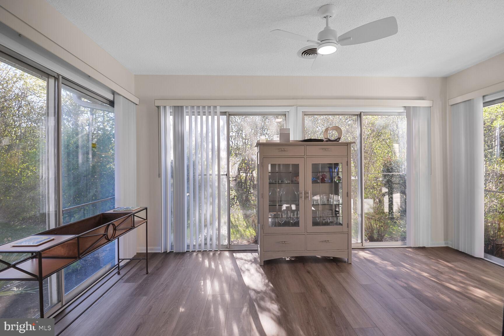 LEISURE WORLD - Residential