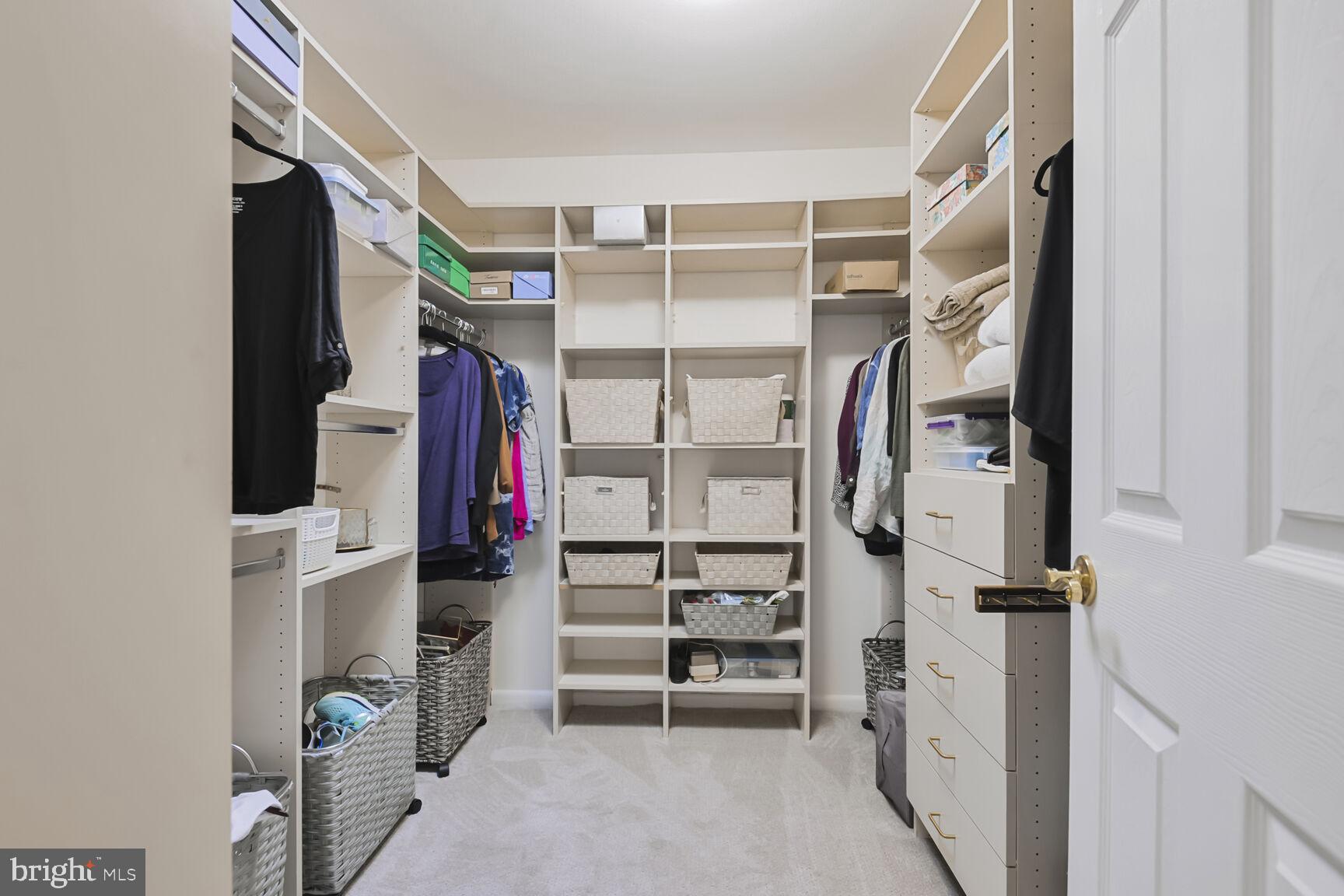 LEISURE WORLD - Residential