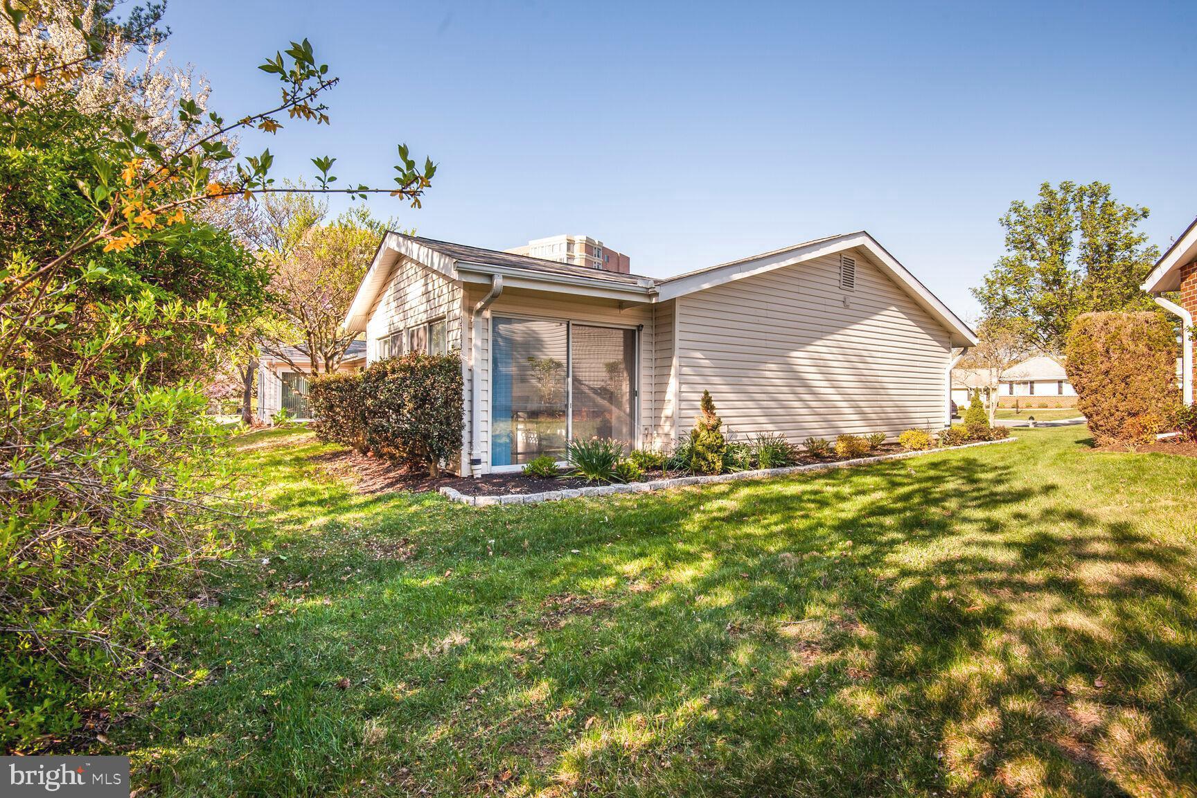 LEISURE WORLD - Residential