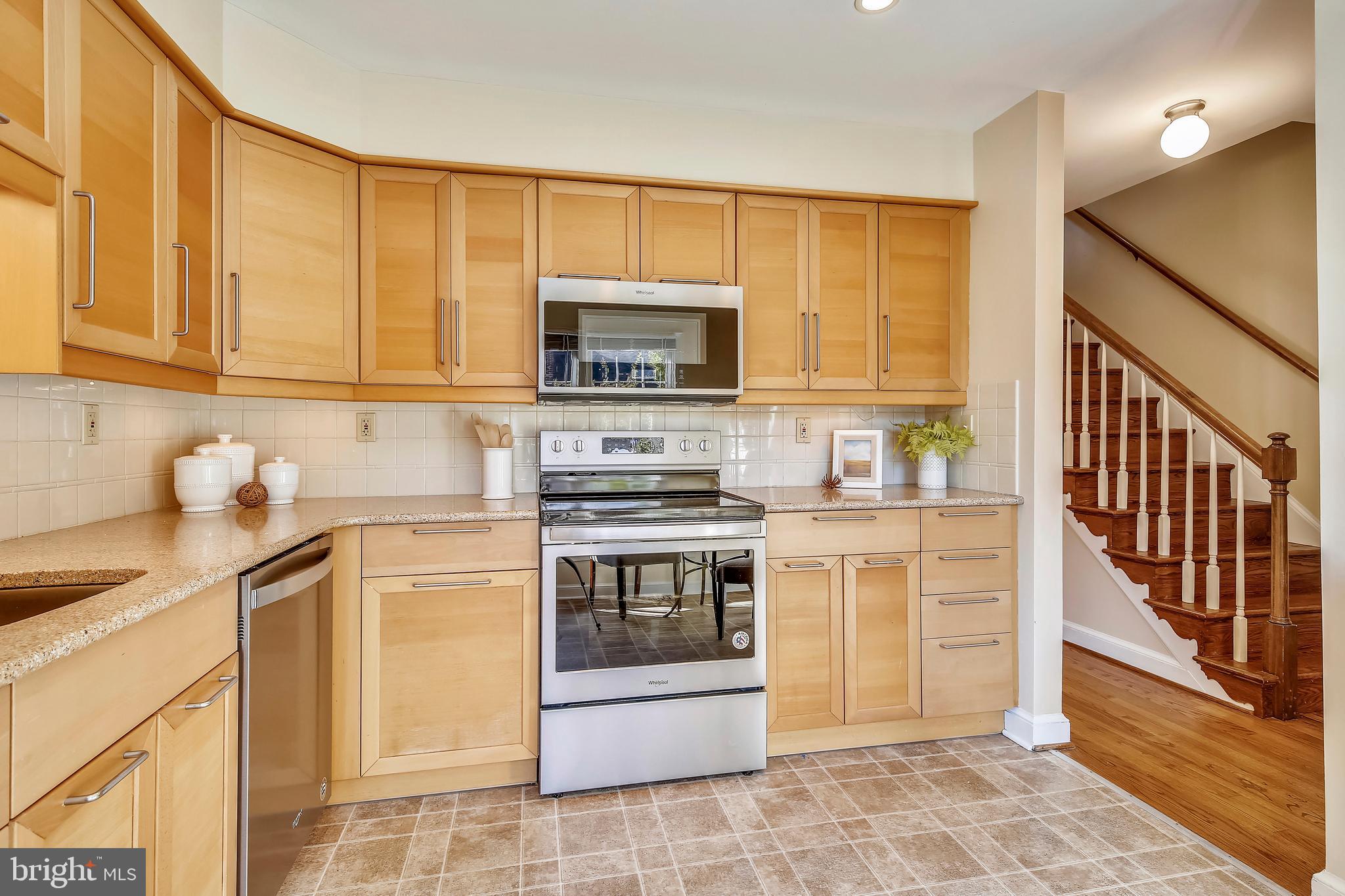 SHUTERS HILL - Residential