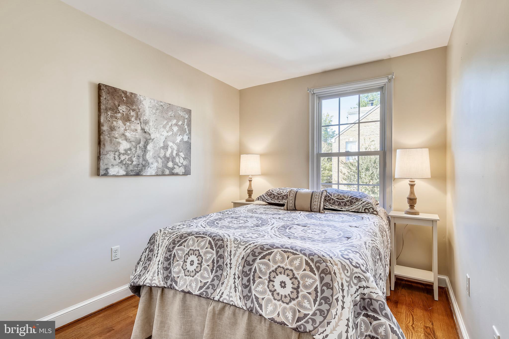 SHUTERS HILL - Residential