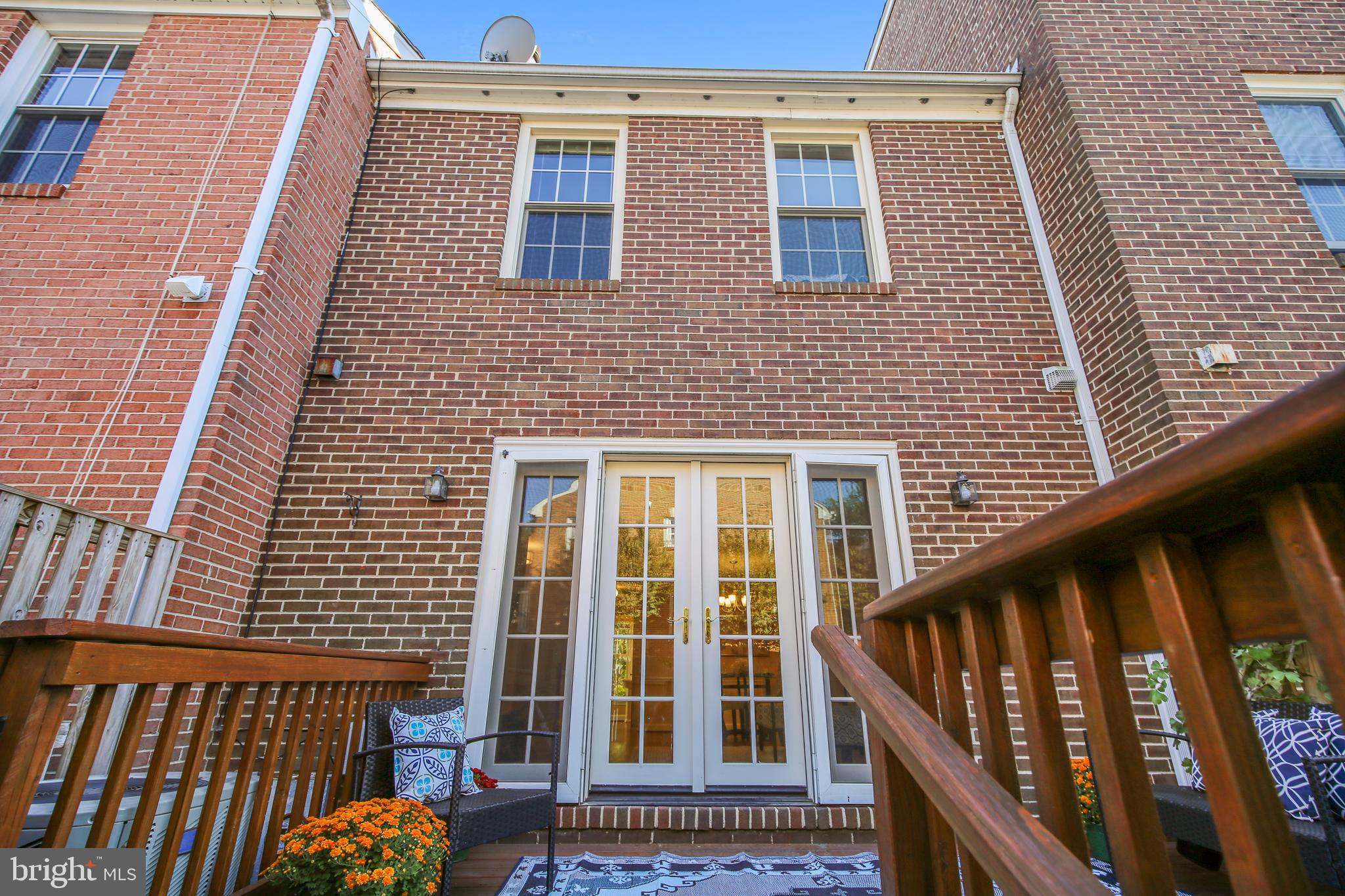 SHUTERS HILL - Residential