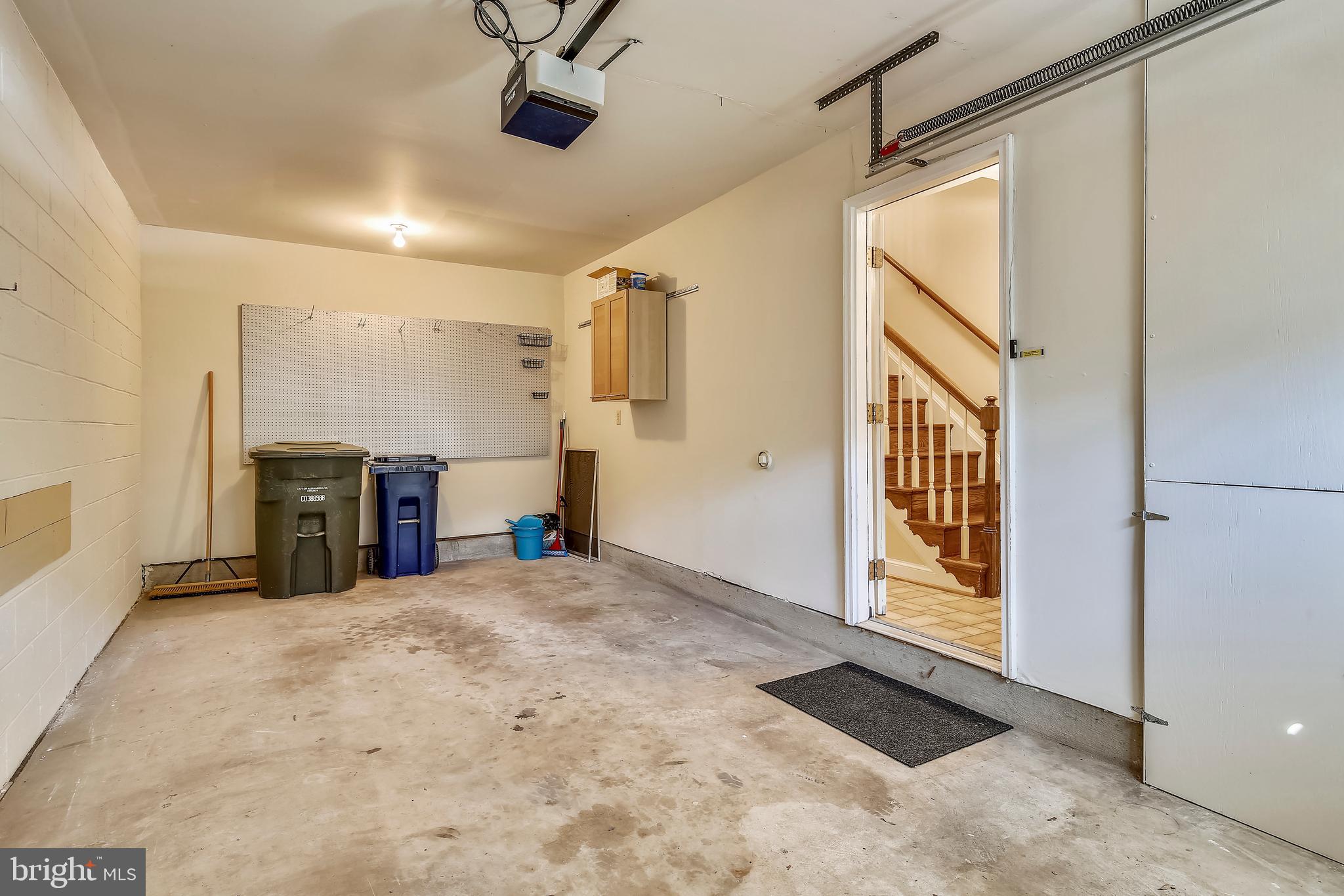 SHUTERS HILL - Residential