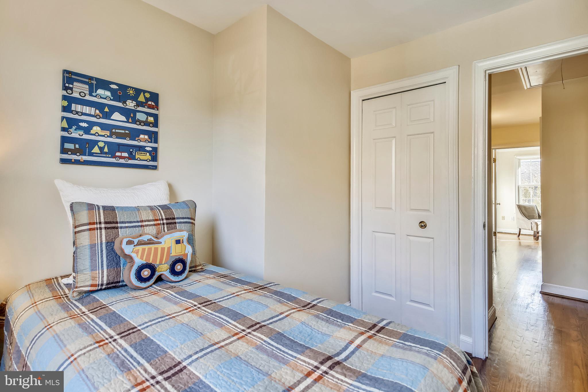 SHUTERS HILL - Residential