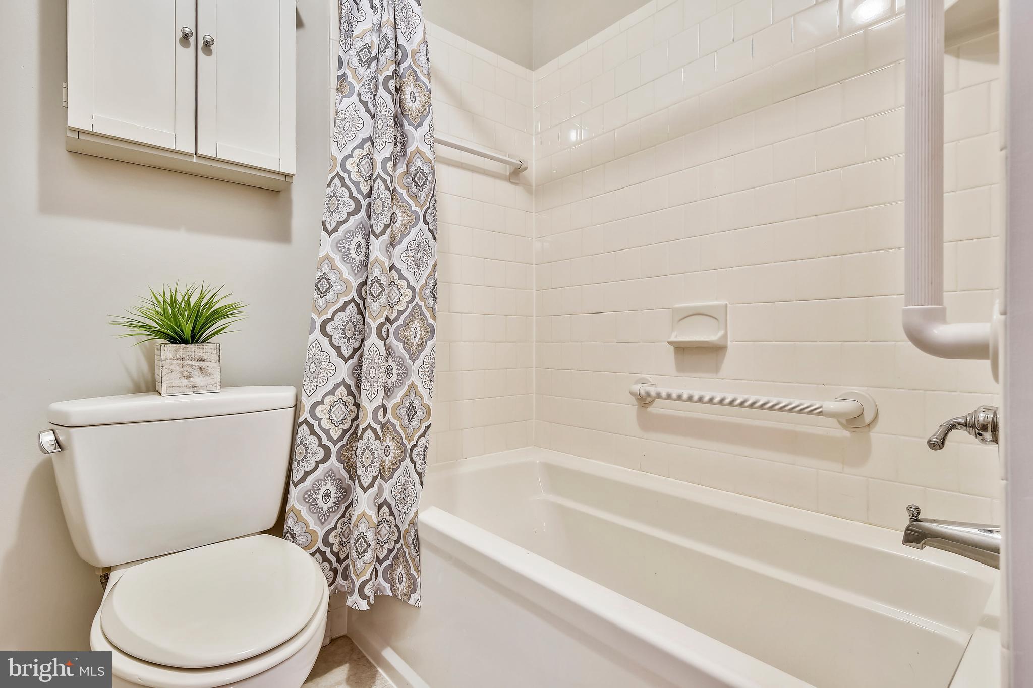 SHUTERS HILL - Residential