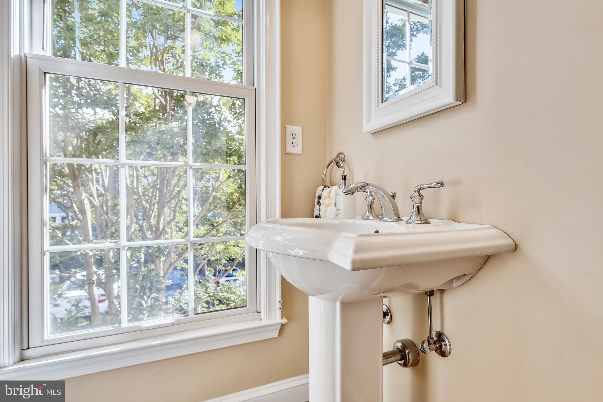 SHUTERS HILL - Residential