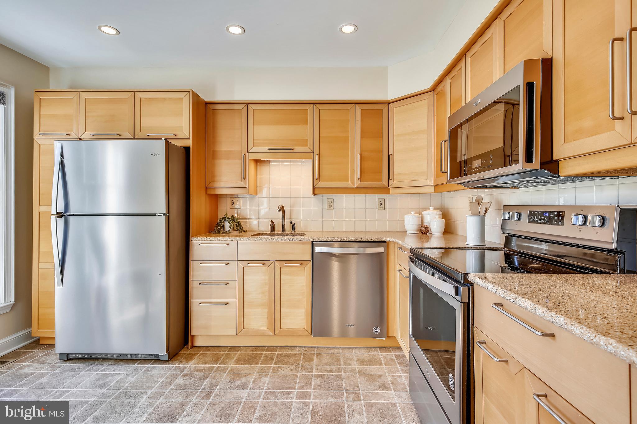 SHUTERS HILL - Residential