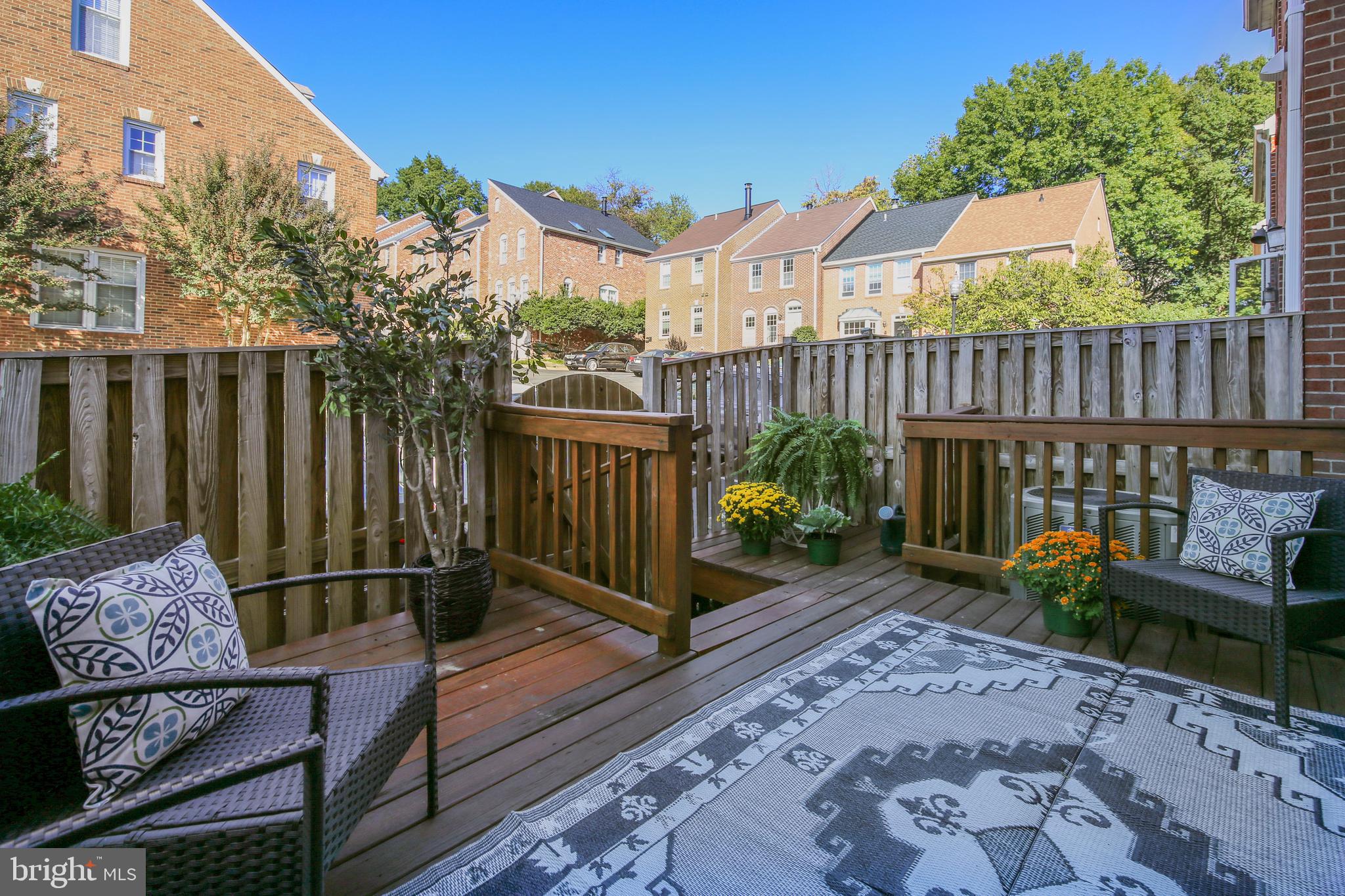 SHUTERS HILL - Residential