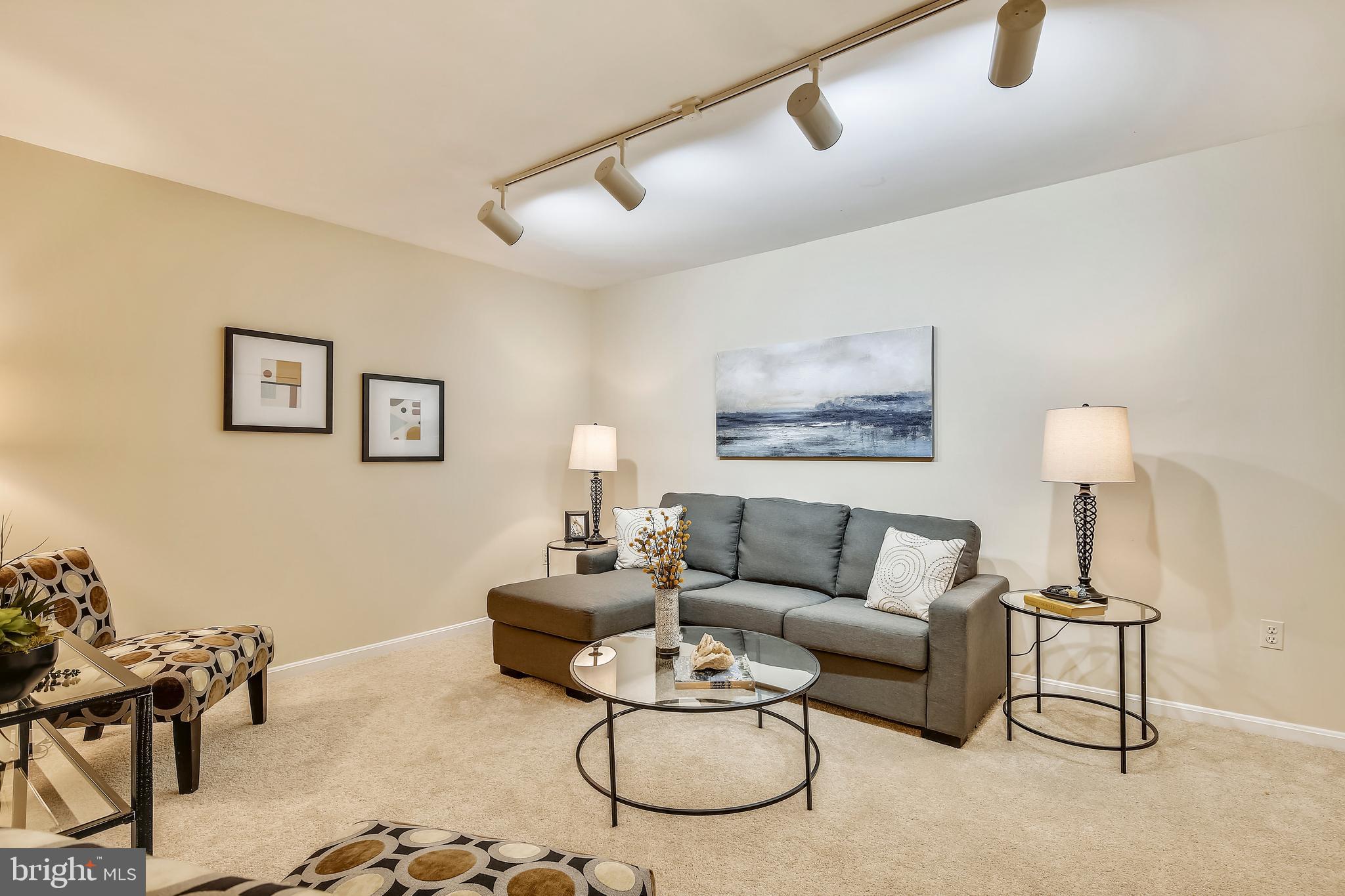 SHUTERS HILL - Residential