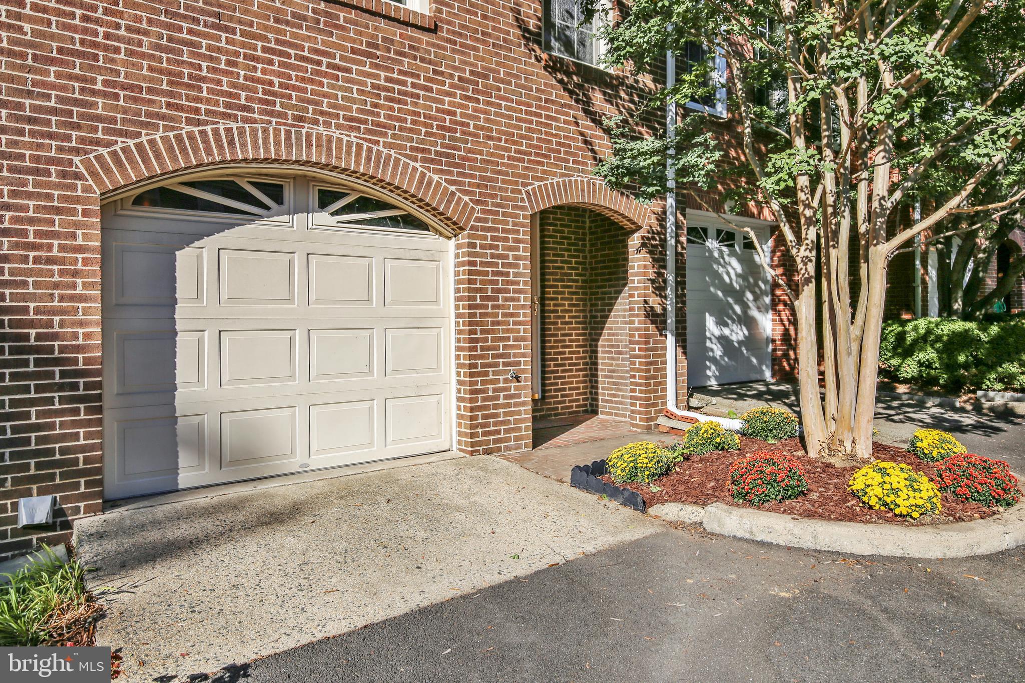 SHUTERS HILL - Residential