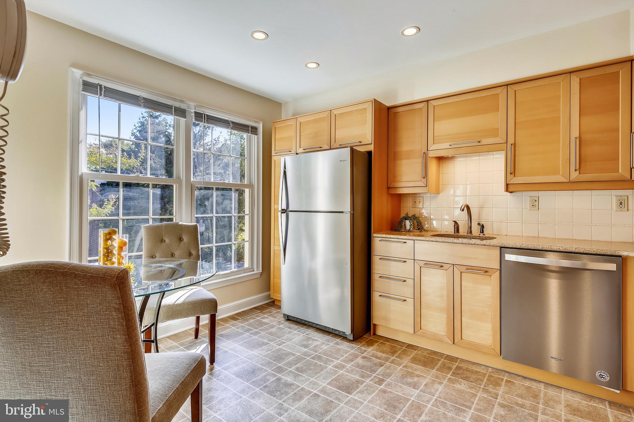 SHUTERS HILL - Residential