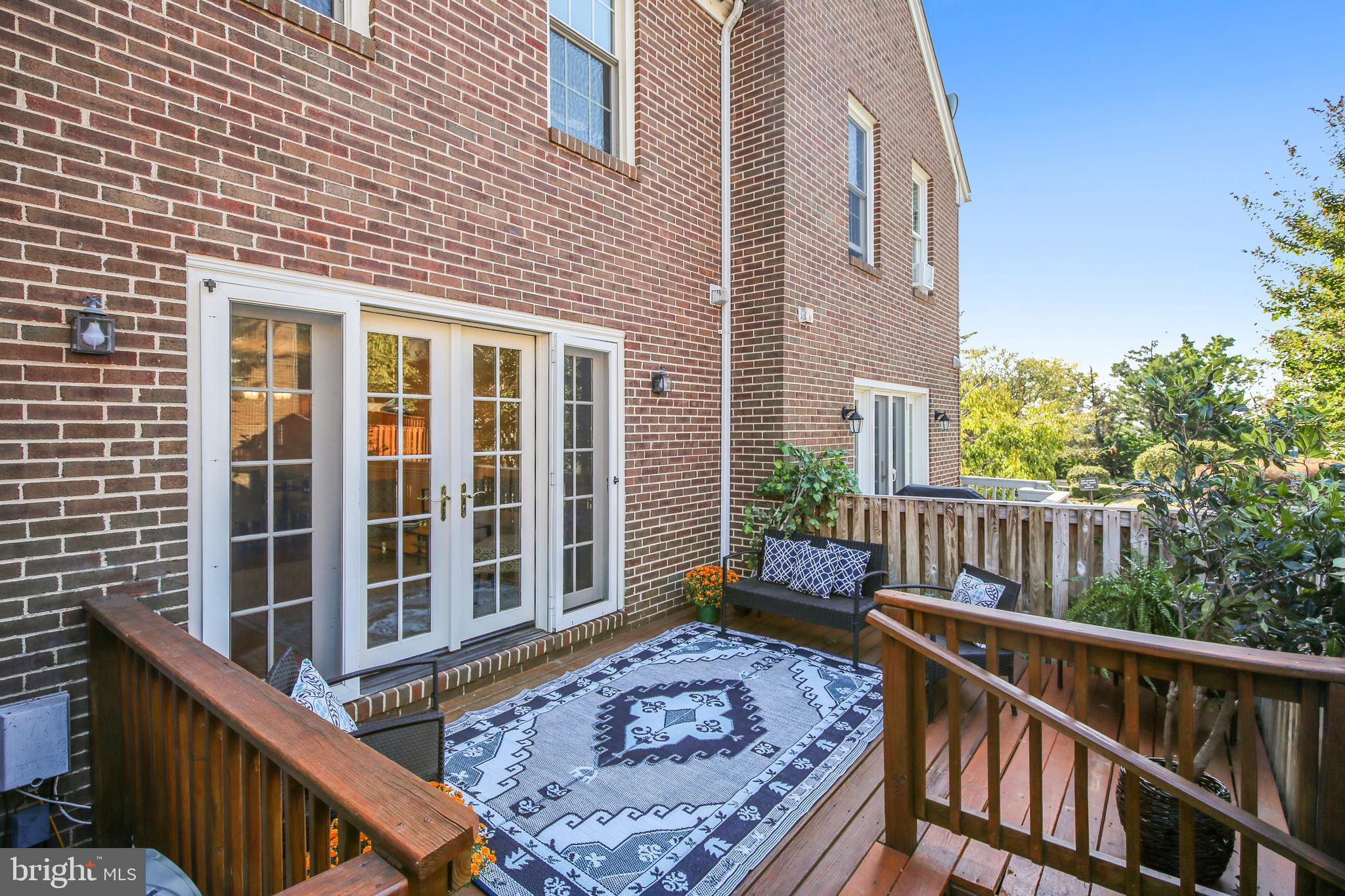 SHUTERS HILL - Residential