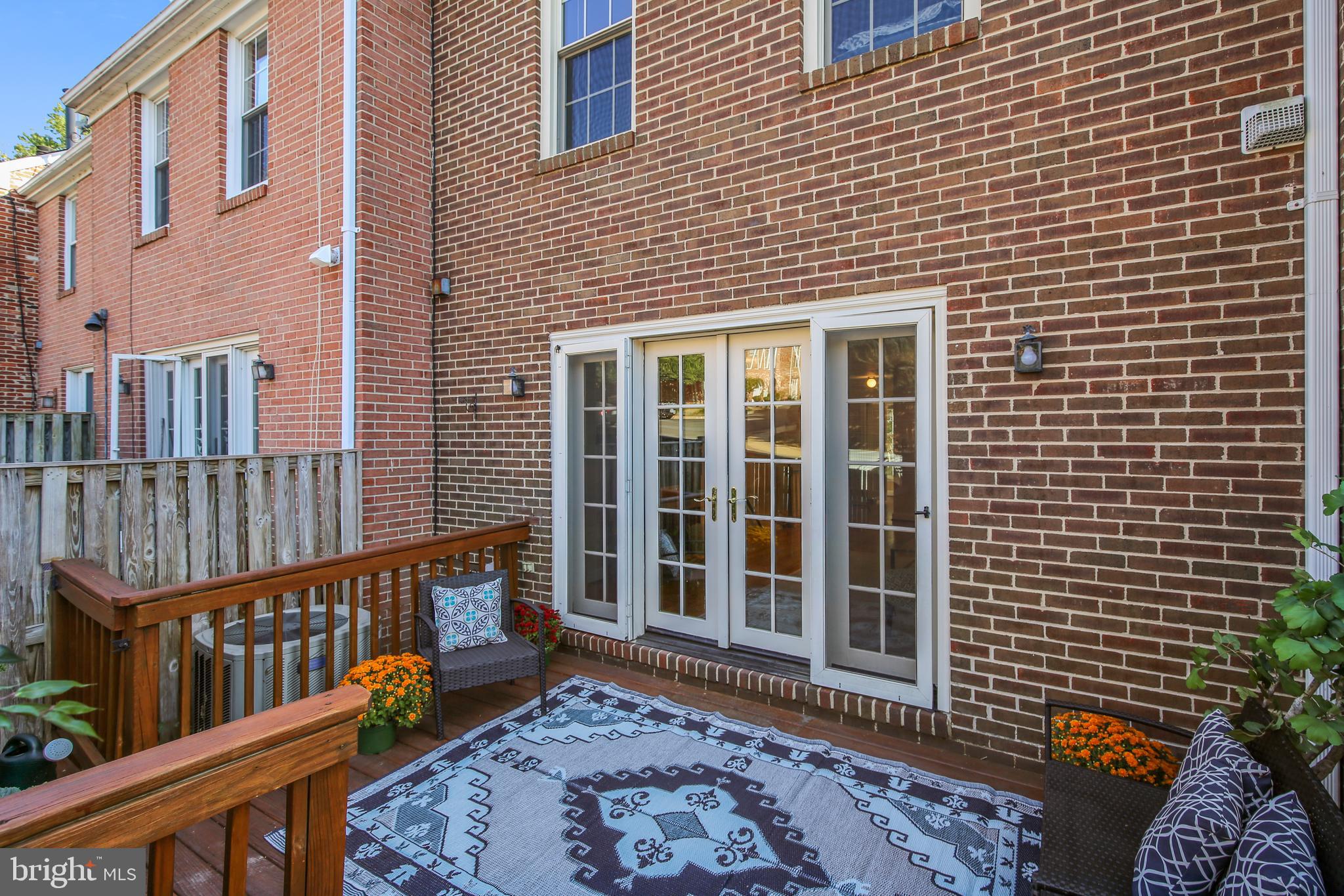 SHUTERS HILL - Residential