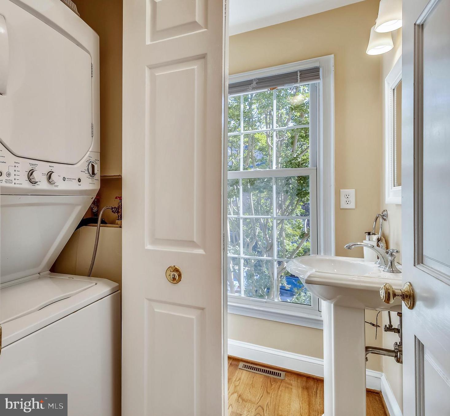 SHUTERS HILL - Residential