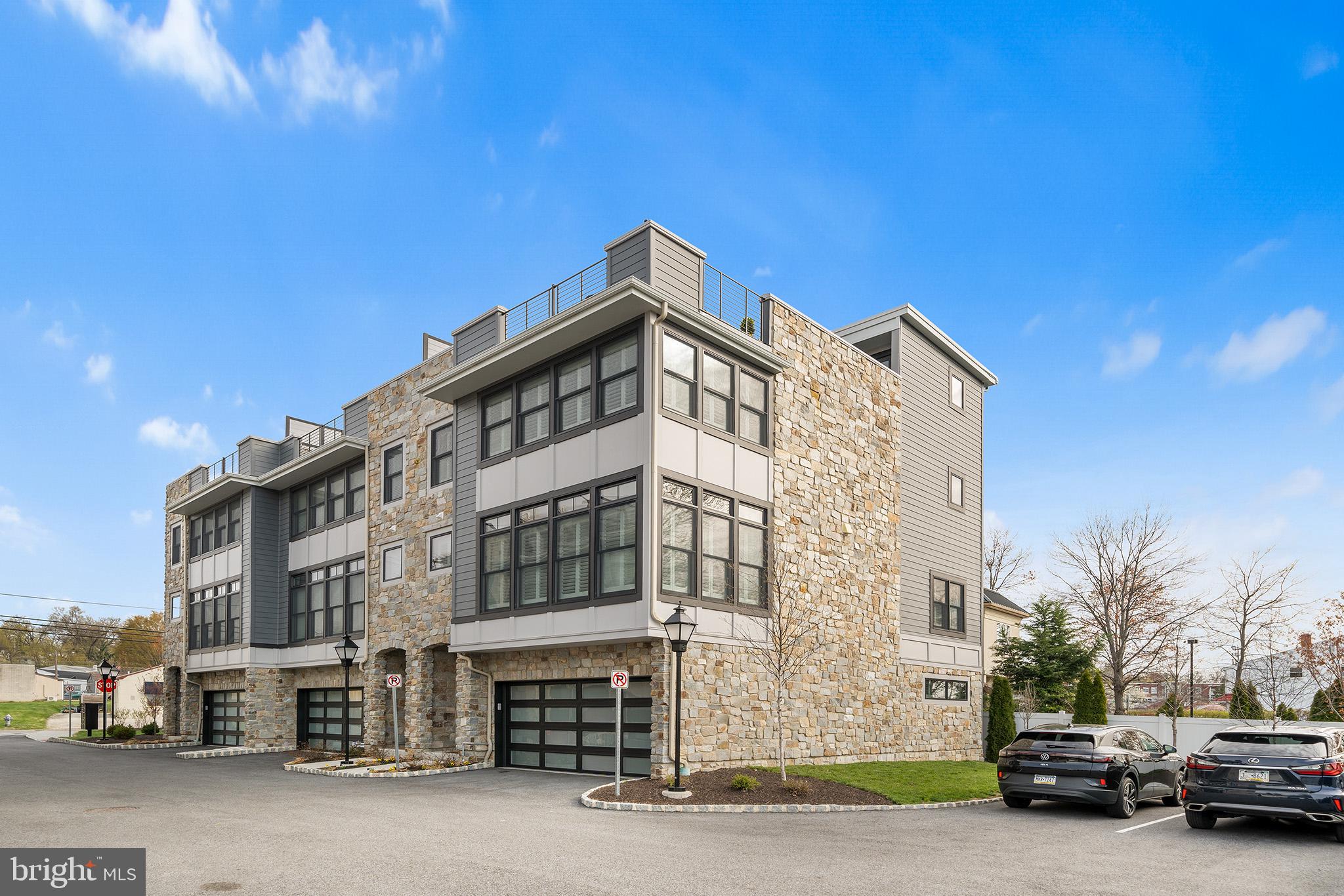 BROWNSTONES AT BERKLEY - Residential