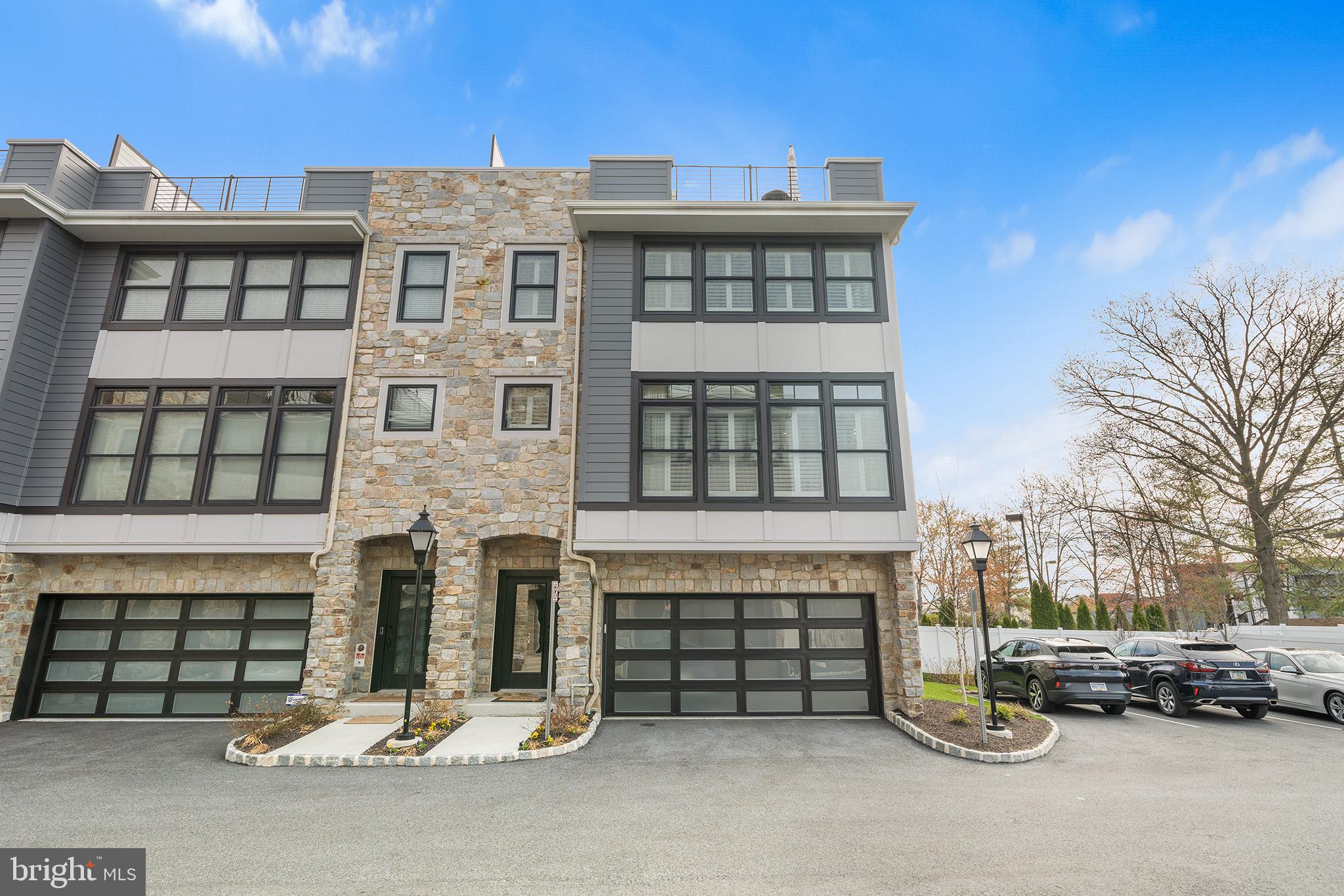 BROWNSTONES AT BERKLEY - Residential