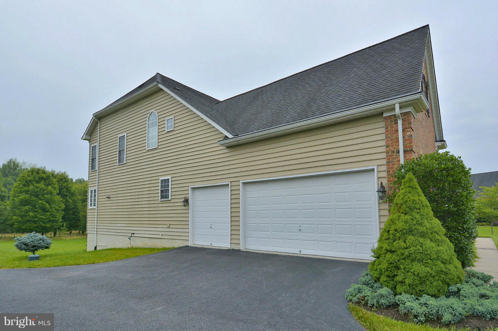 MAPLE RIDGE FARMS - Residential Lease