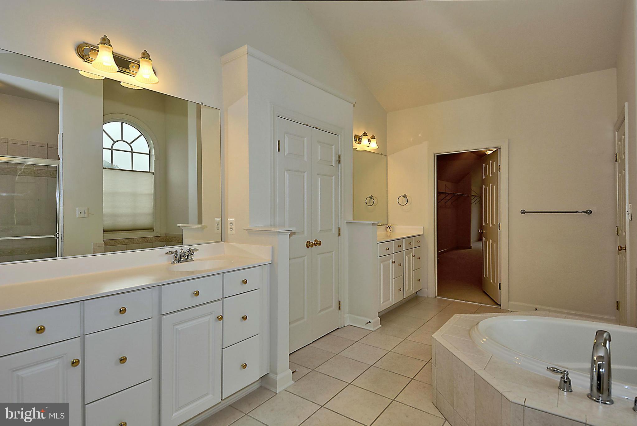 MAPLE RIDGE FARMS - Residential Lease