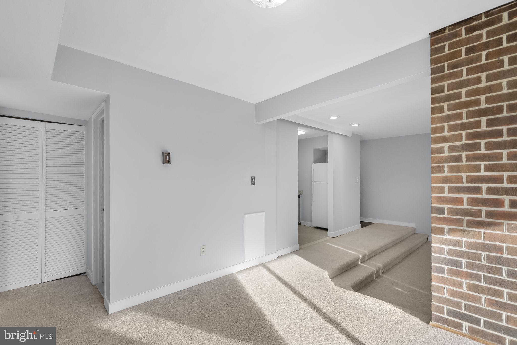 AMERICANA FINMARK - Residential