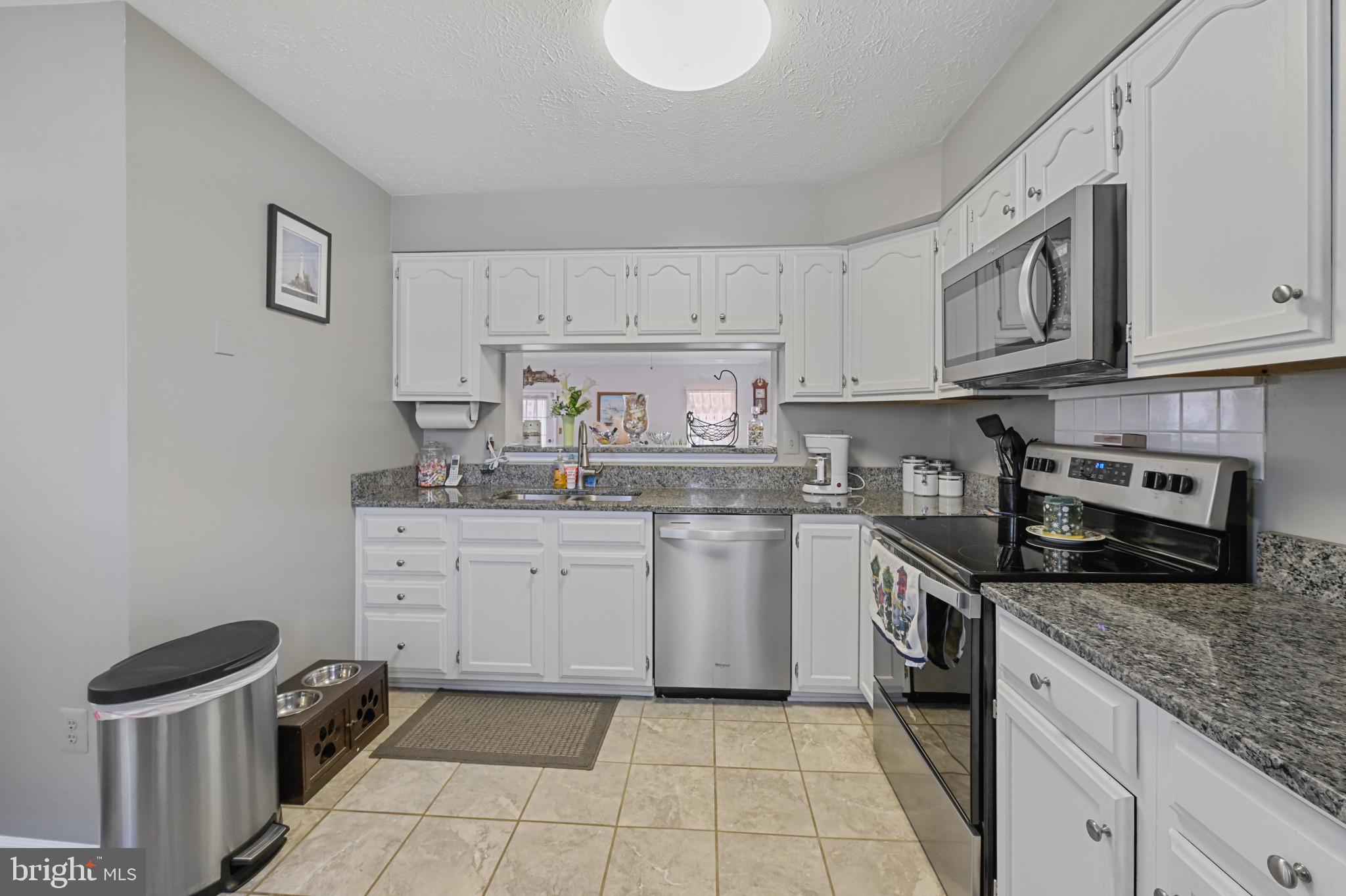 COUNTRY WALK - Residential