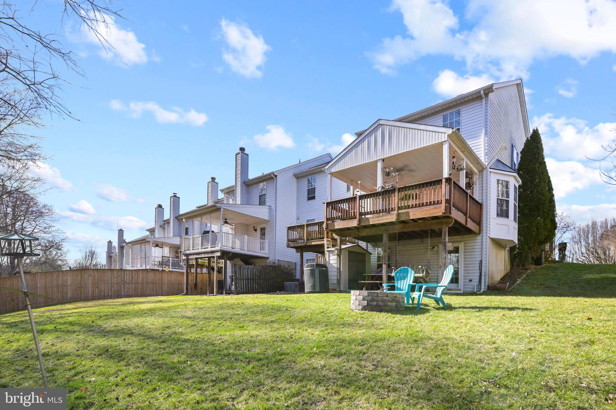 COUNTRY WALK - Residential