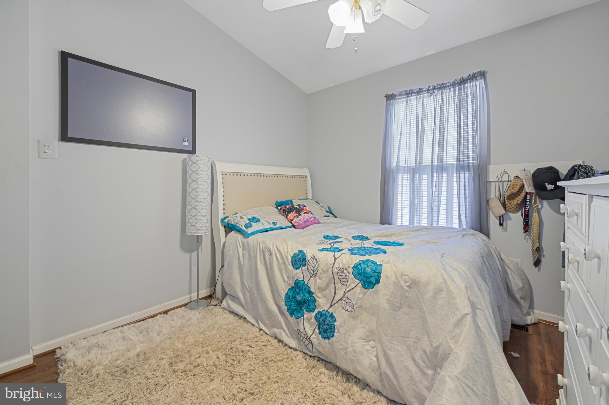 COUNTRY WALK - Residential