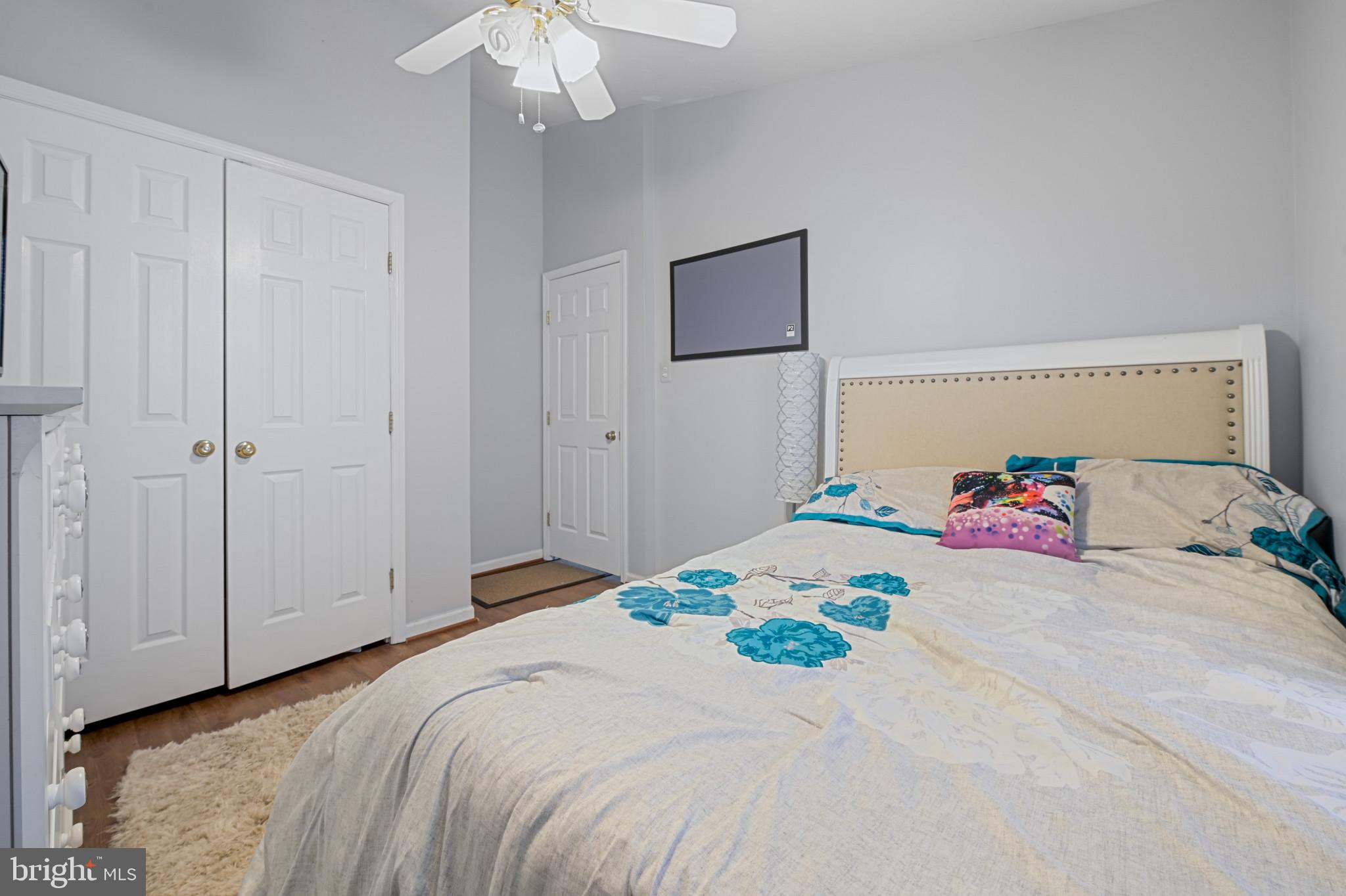 COUNTRY WALK - Residential