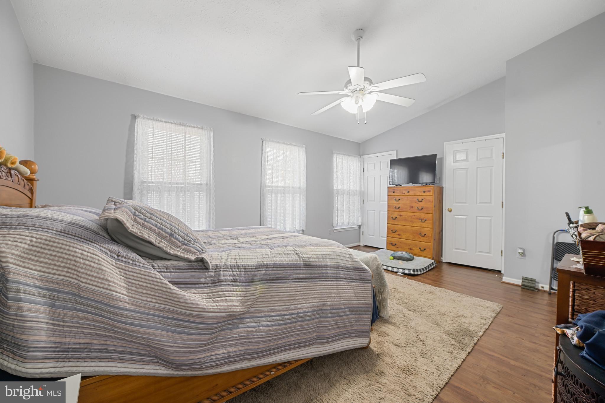 COUNTRY WALK - Residential