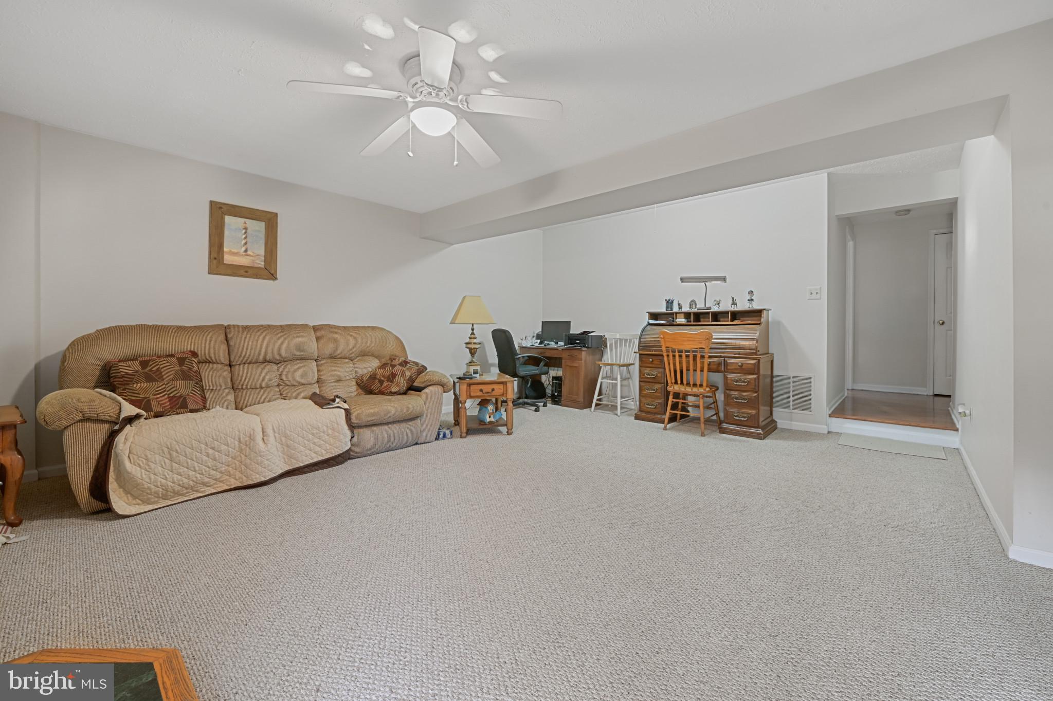 COUNTRY WALK - Residential