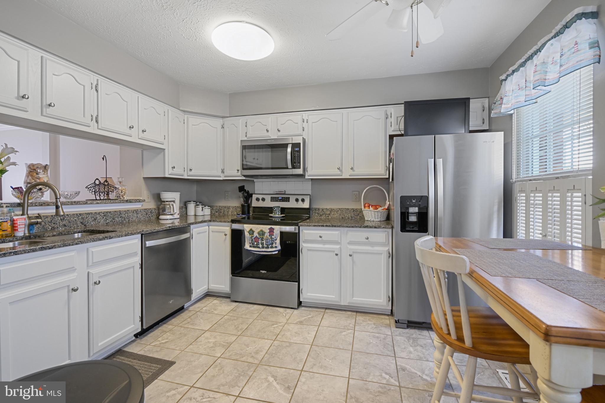 COUNTRY WALK - Residential