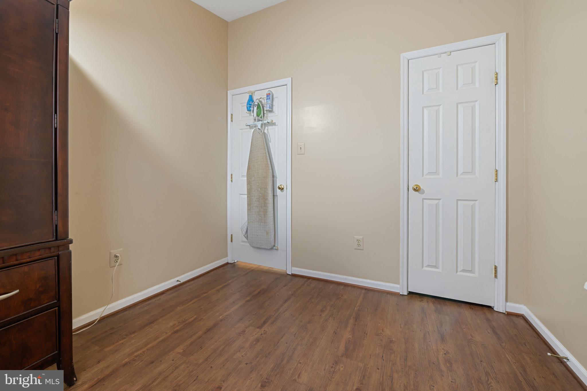 COUNTRY WALK - Residential