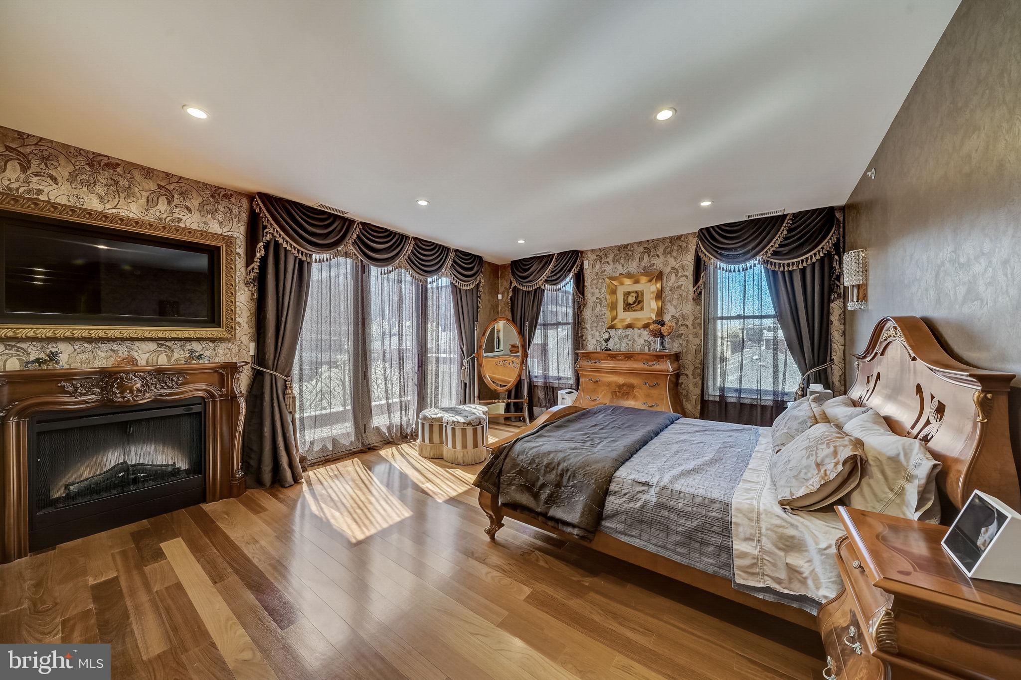 FAIRMOUNT - Residential