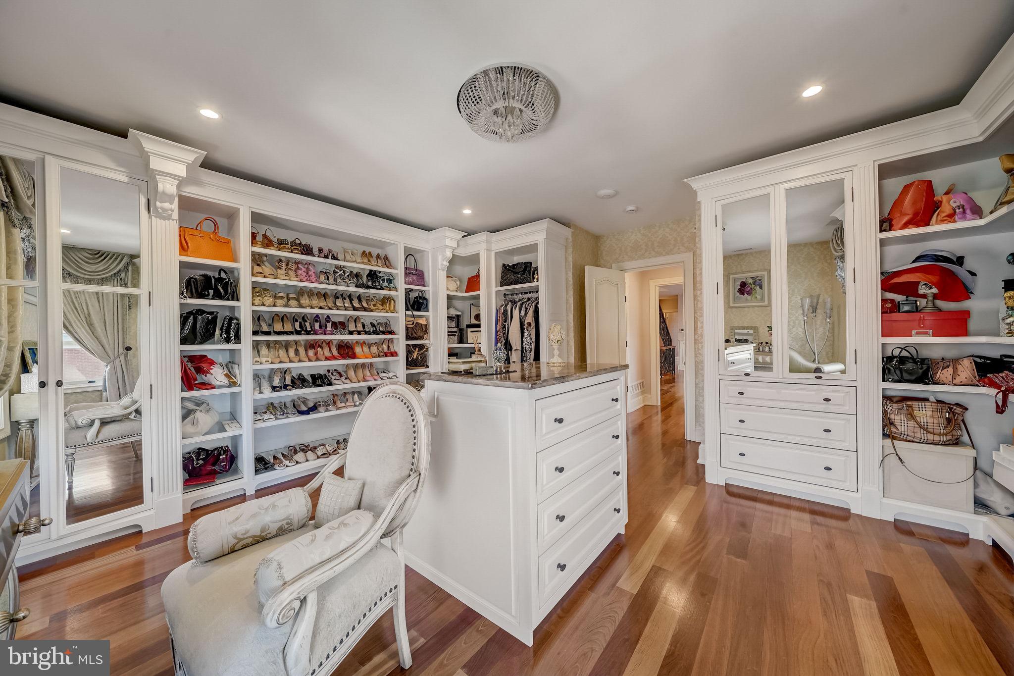 FAIRMOUNT - Residential