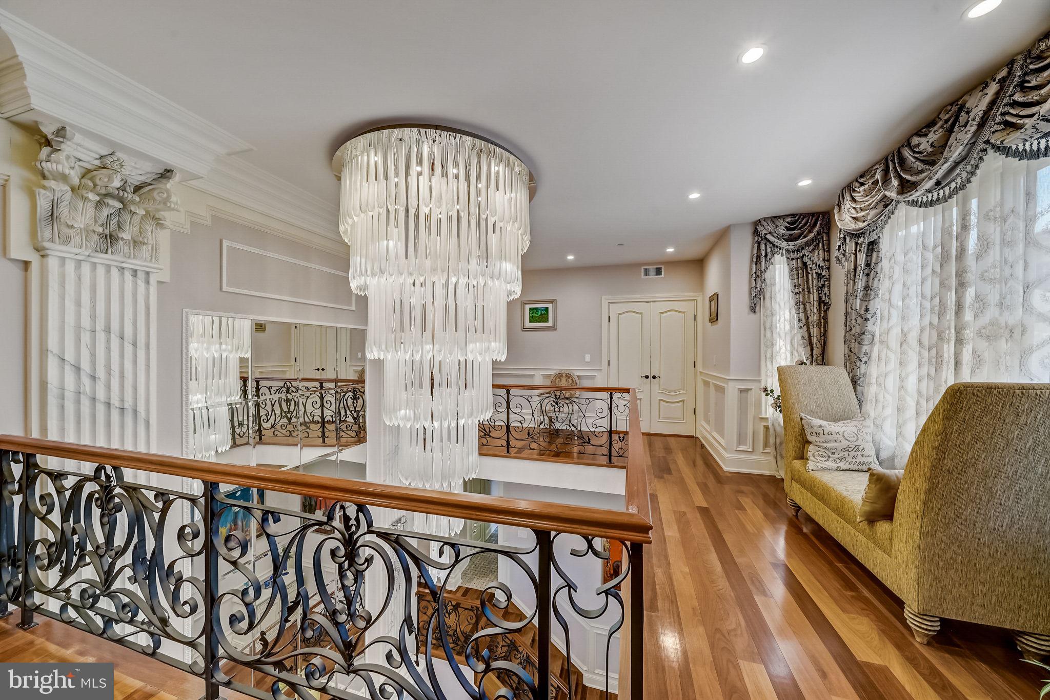 FAIRMOUNT - Residential