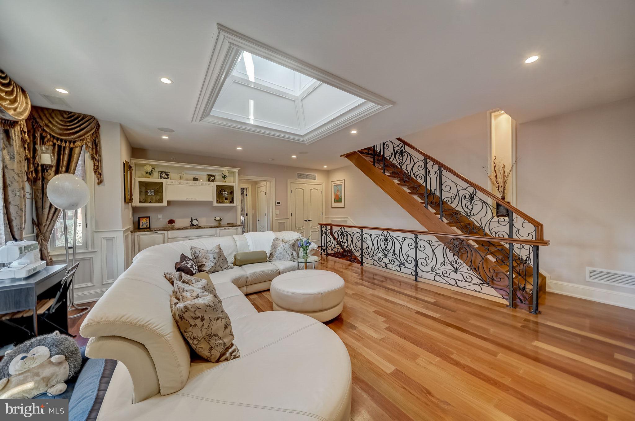 FAIRMOUNT - Residential