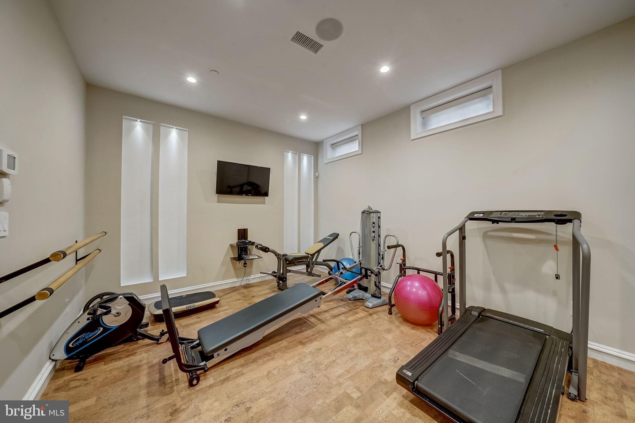 FAIRMOUNT - Residential