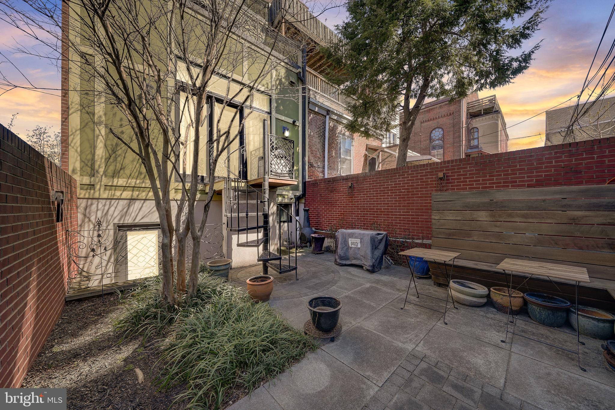 FAIRMOUNT - Residential